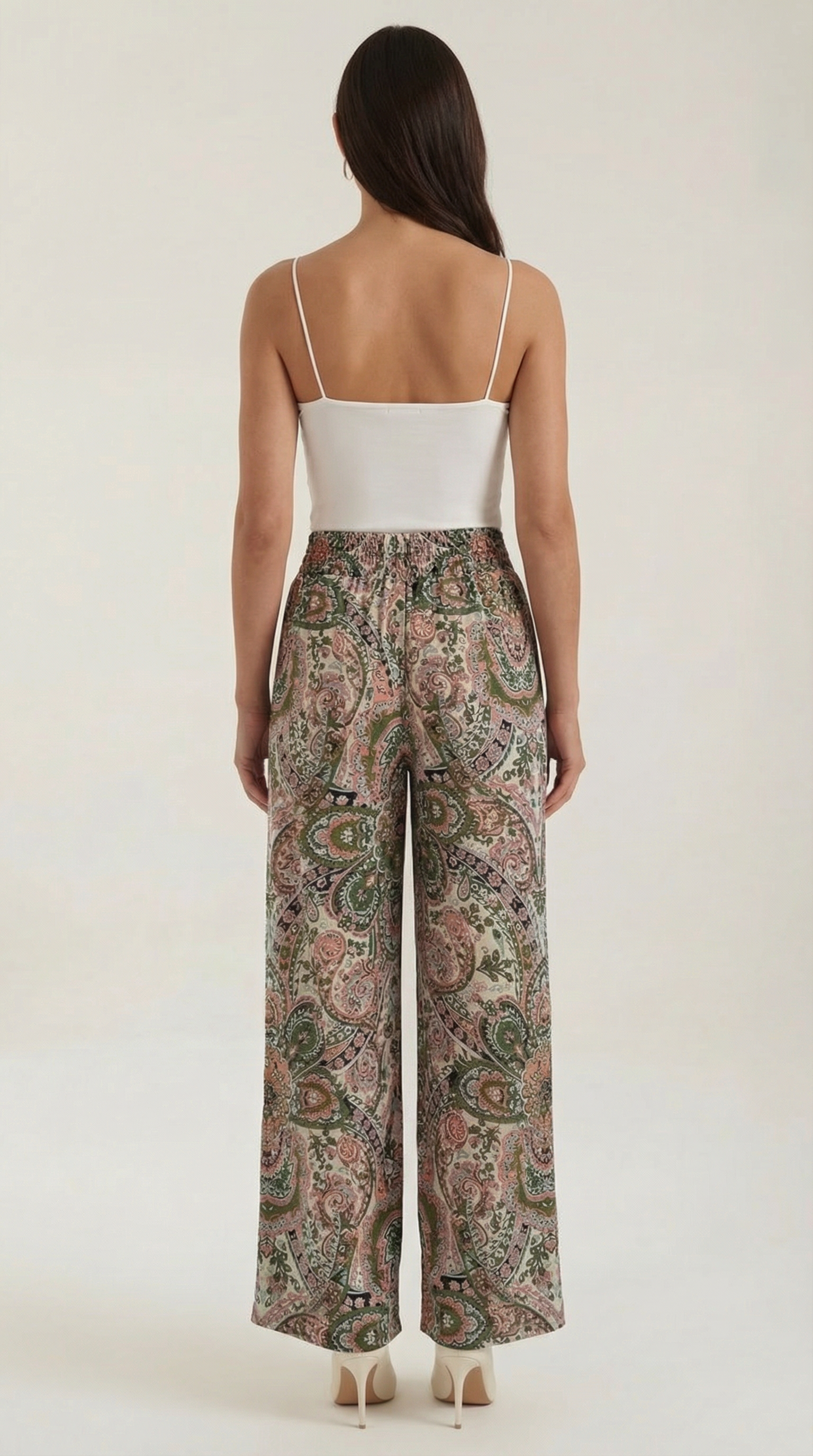 Pantalón con estampado paisley de inspiración bohemia