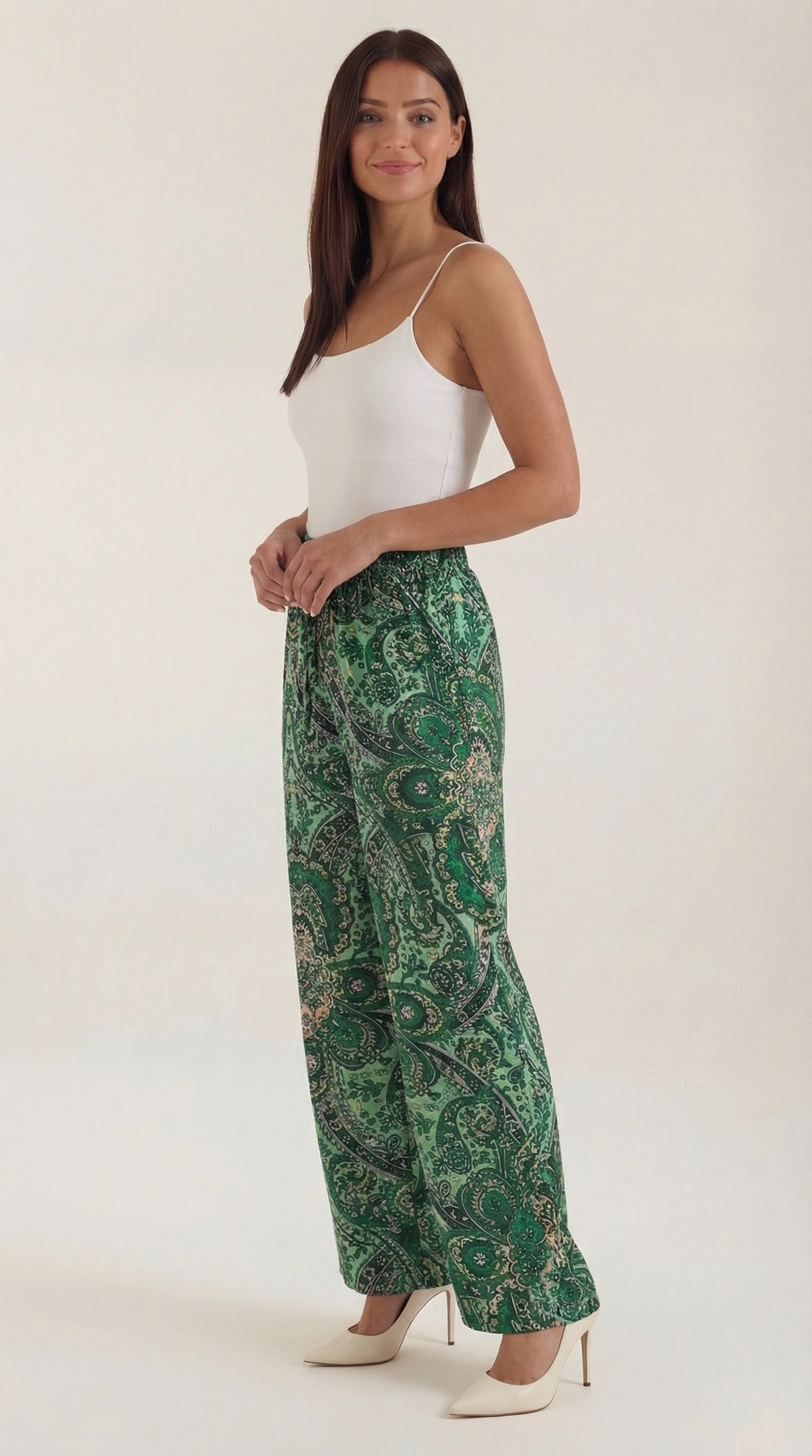Pantalón con estampado paisley de inspiración bohemia