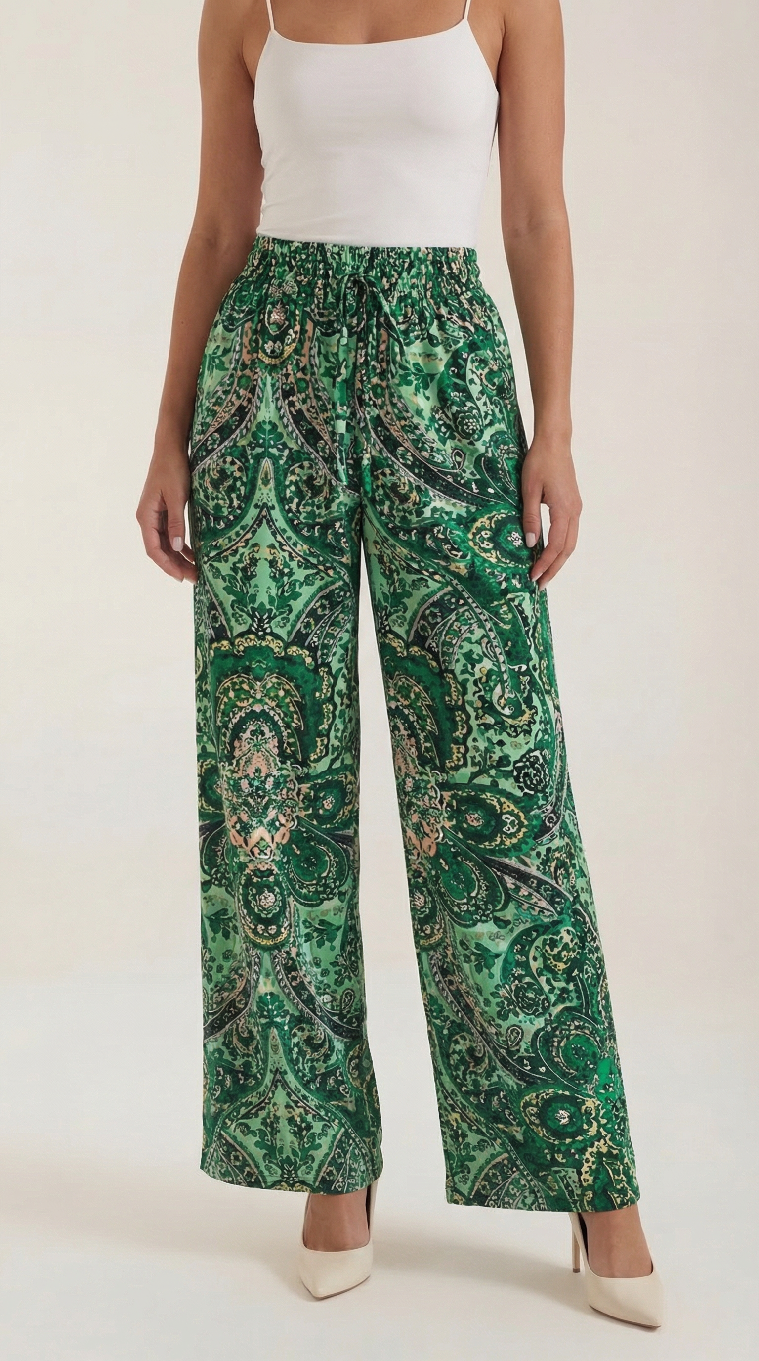 Pantalón con estampado paisley de inspiración bohemia