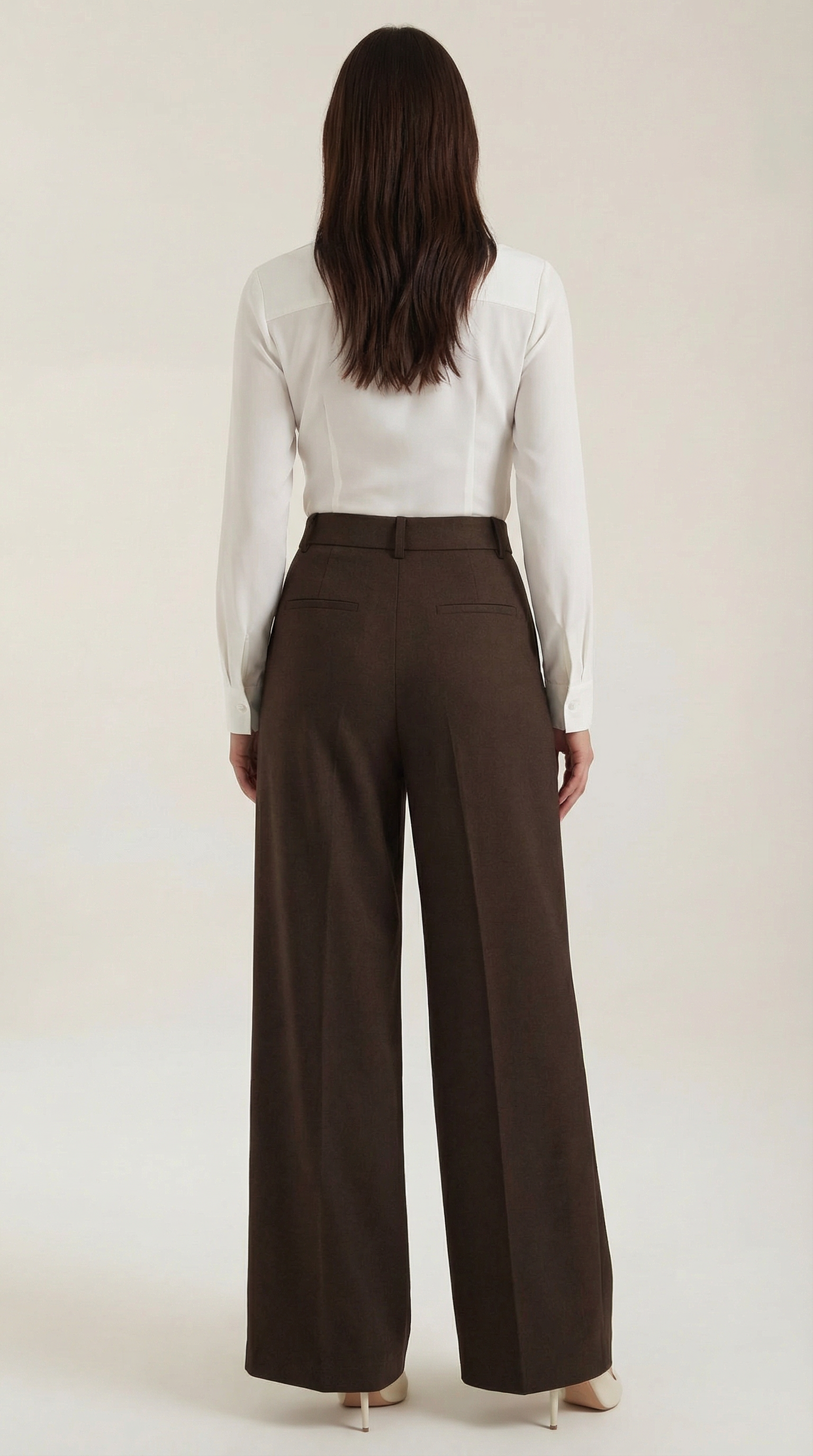 Pantalón de pierna ancha de diseño minimalista