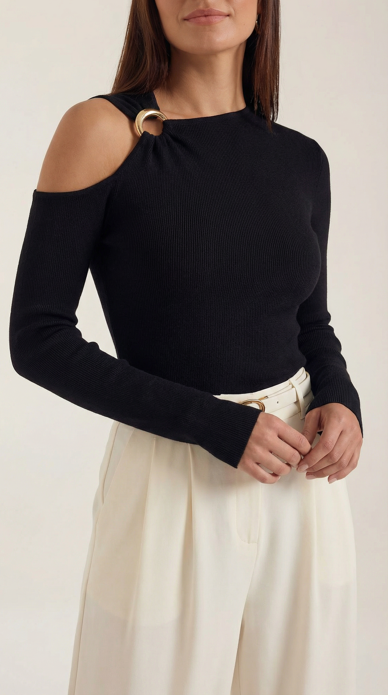 Top de un solo hombro con estilo contemporáneo