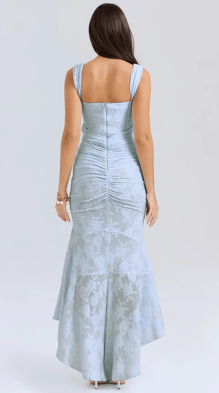 Vestido maxi de corte fluido y silueta elegante
