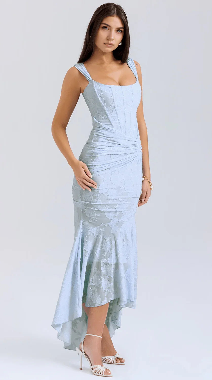 Vestido maxi de corte fluido y silueta elegante
