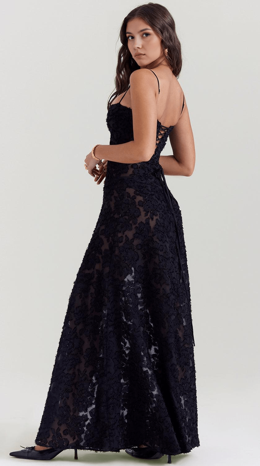 Vestido maxi de silueta fluida y drapeado
