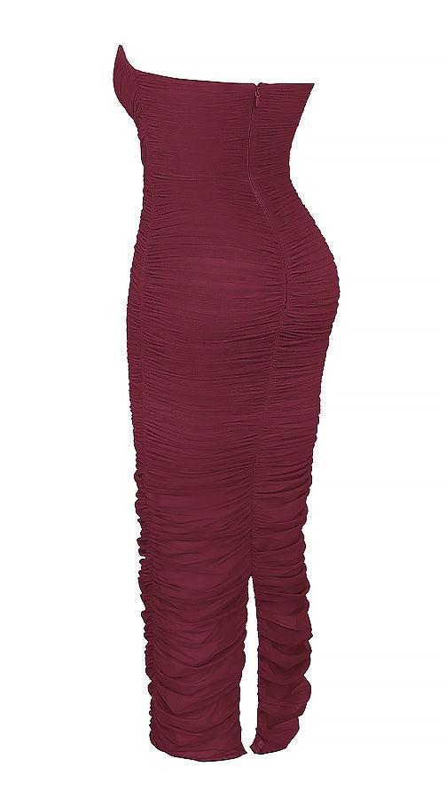 Vestido maxi fluido con silueta estilizada