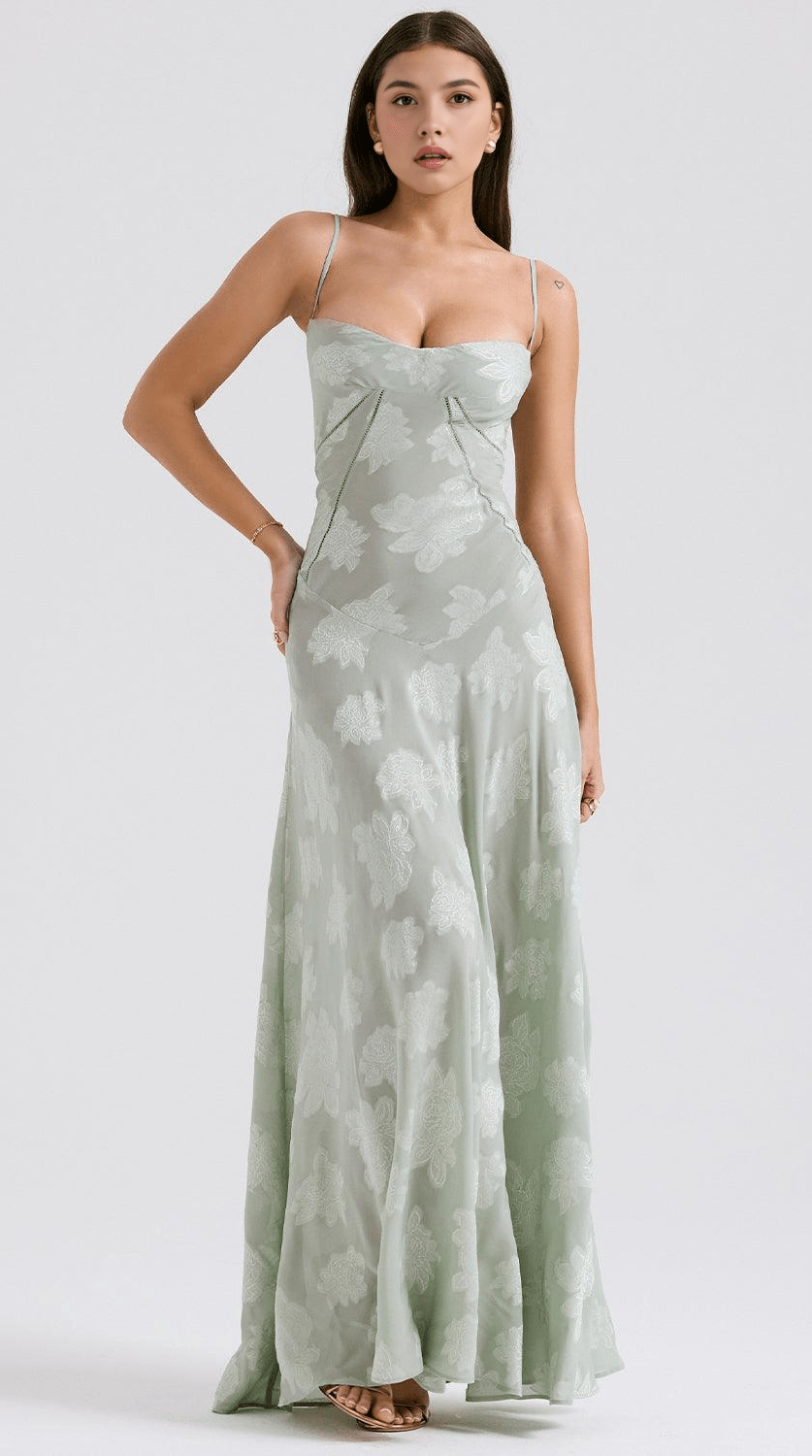 Vestido maxi ligero de silueta fluida