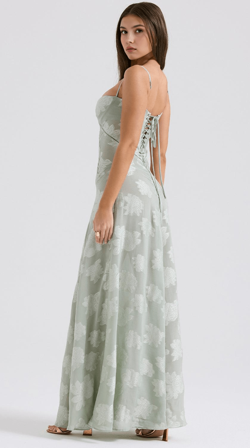 Vestido maxi ligero de silueta fluida
