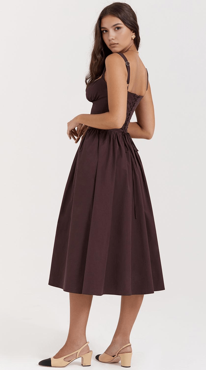 Vestido midi con drapeado elegante