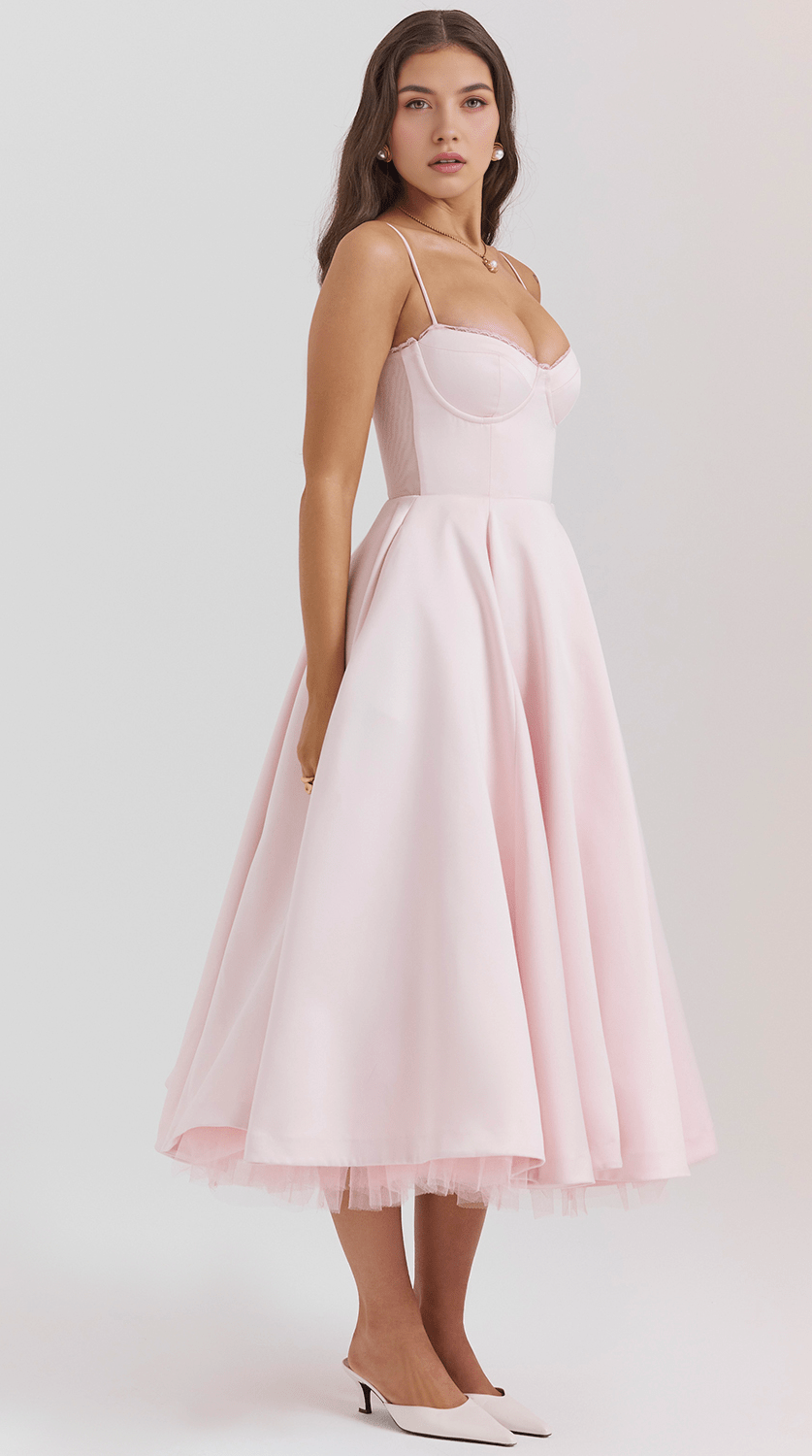 Vestido midi de silueta drapeada