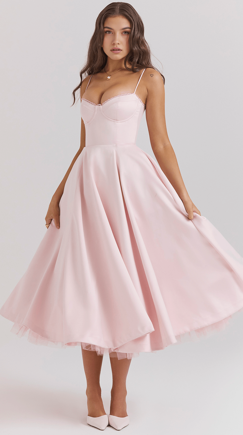 Vestido midi de silueta drapeada