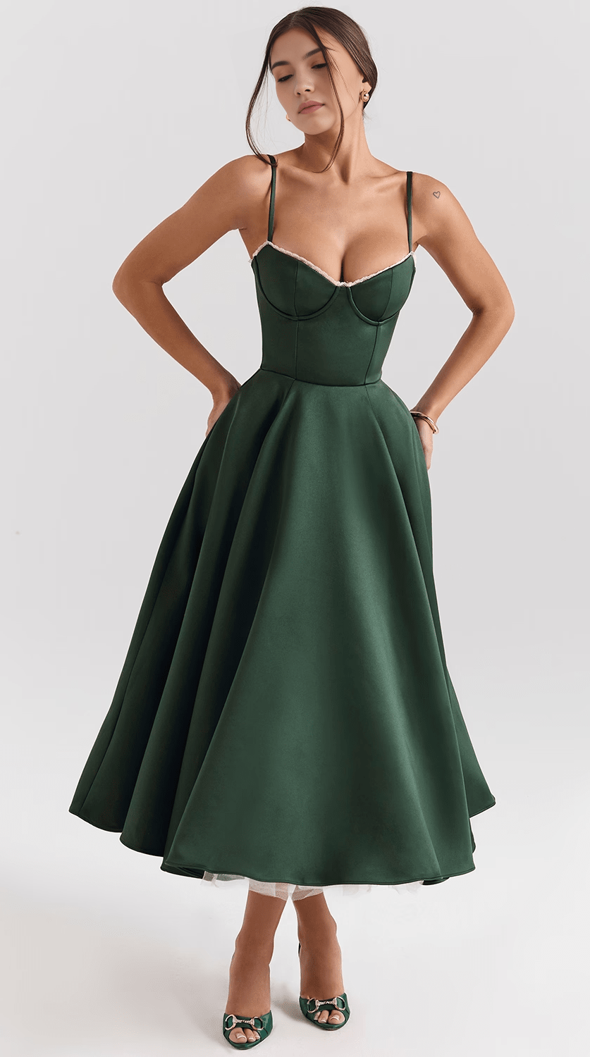 Vestido midi de silueta drapeada