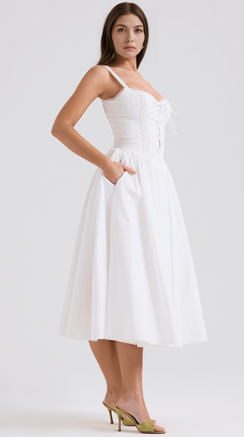 Vestido midi de silueta drapeada fluida