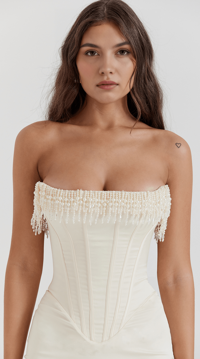 Vestido midi drapeado de acabado refinado