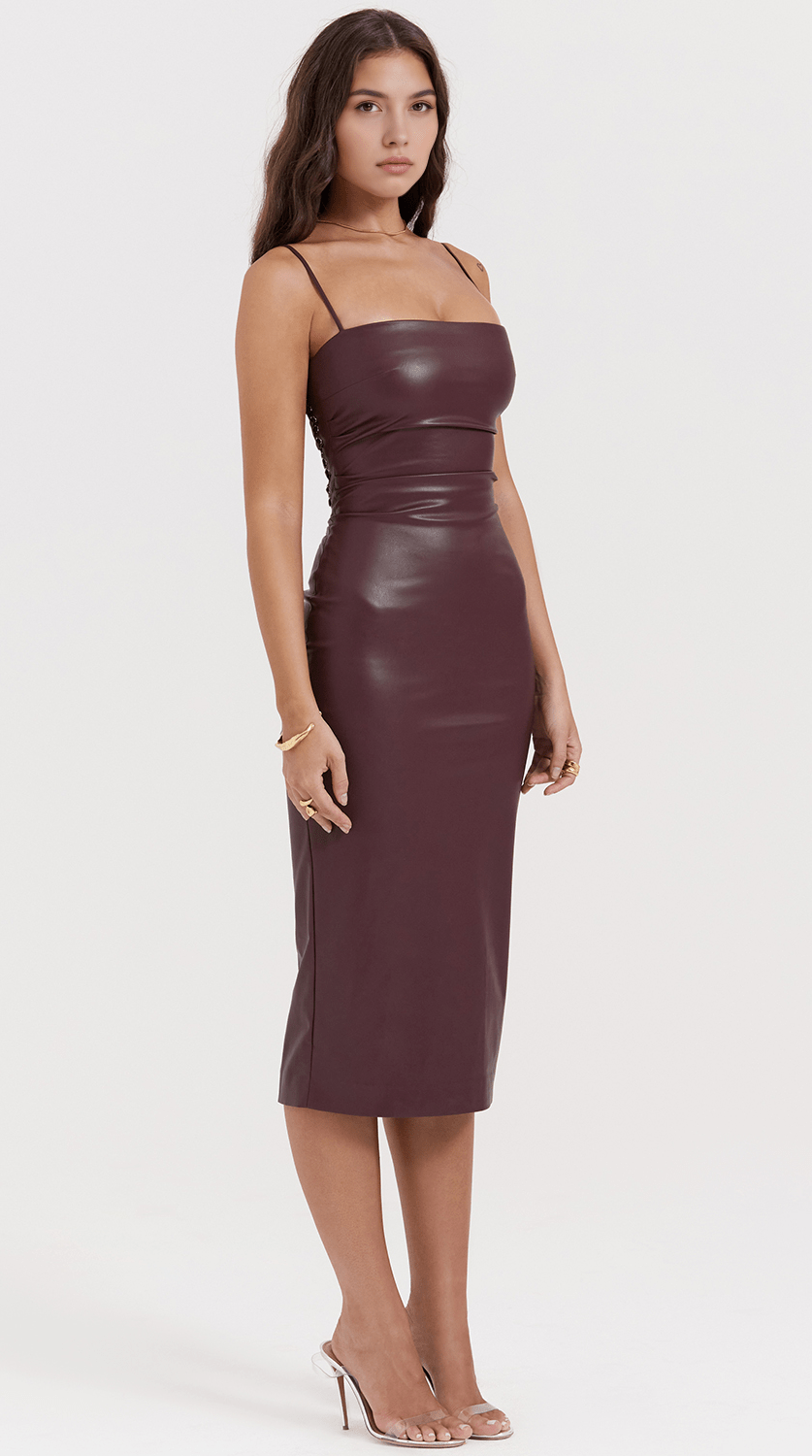 Vestido midi drapeado de silueta fluida