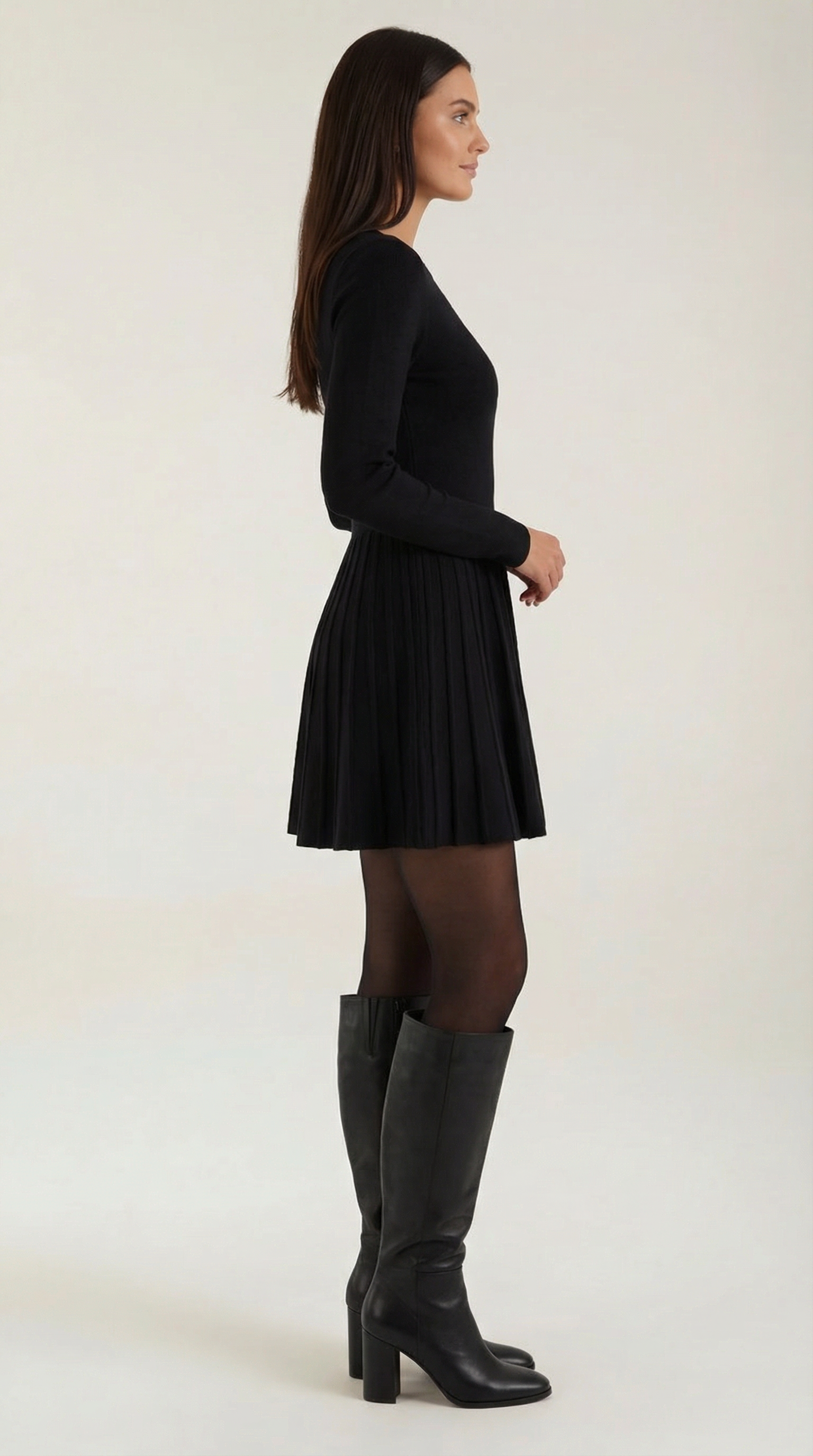 Vestido mini de manga larga con pliegues
