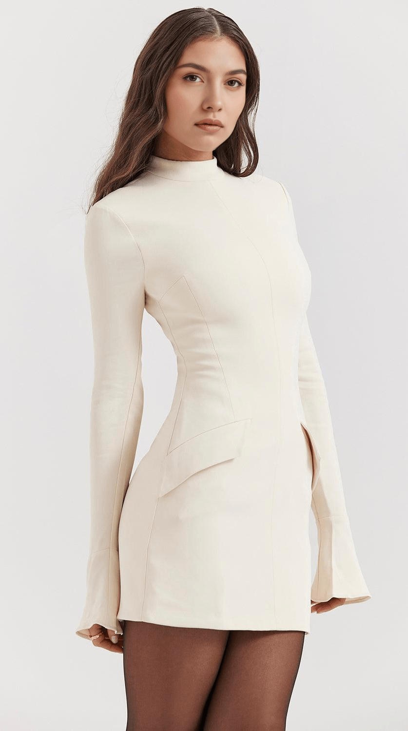 Vestido mini de manga larga elegante