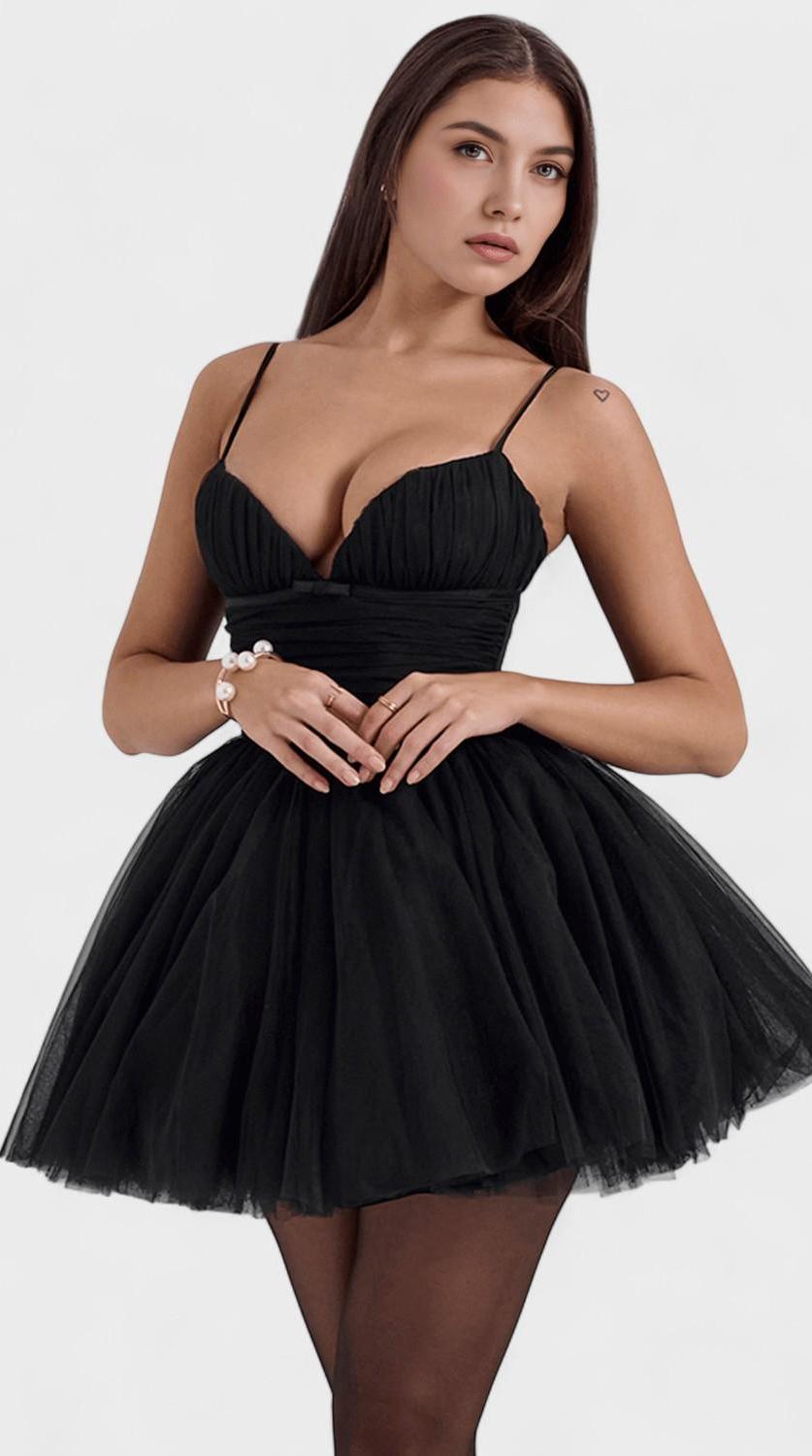 Vestido mini de silueta femenina elegante