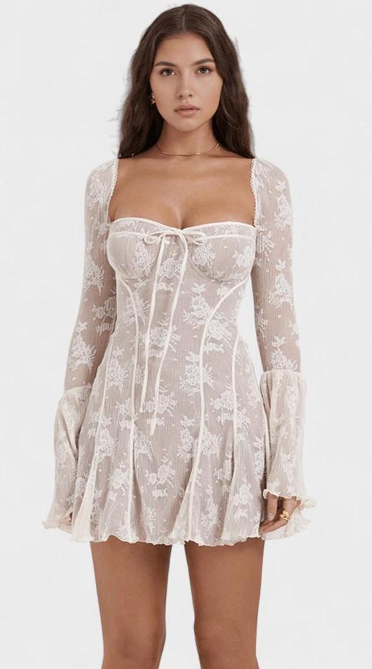 Vestido mini ligero de corte femenino